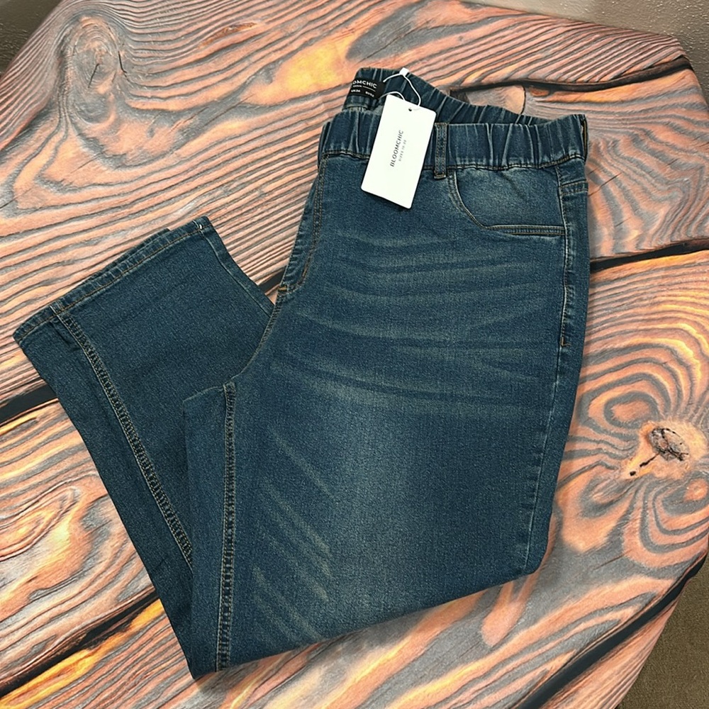 BloomChic Dark Blue Women's Straight Legged Jeans